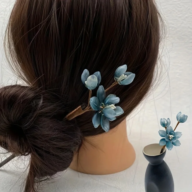

1 Ink-and-wash Antique Hairpin, Blue and White Glass Flower, Daily Hair Clip.