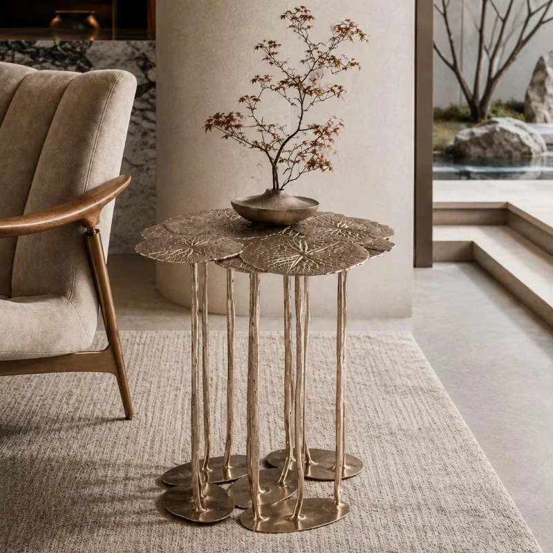 Light luxury metal hand-forged water lily-shaped coffee table, suitable for living room
