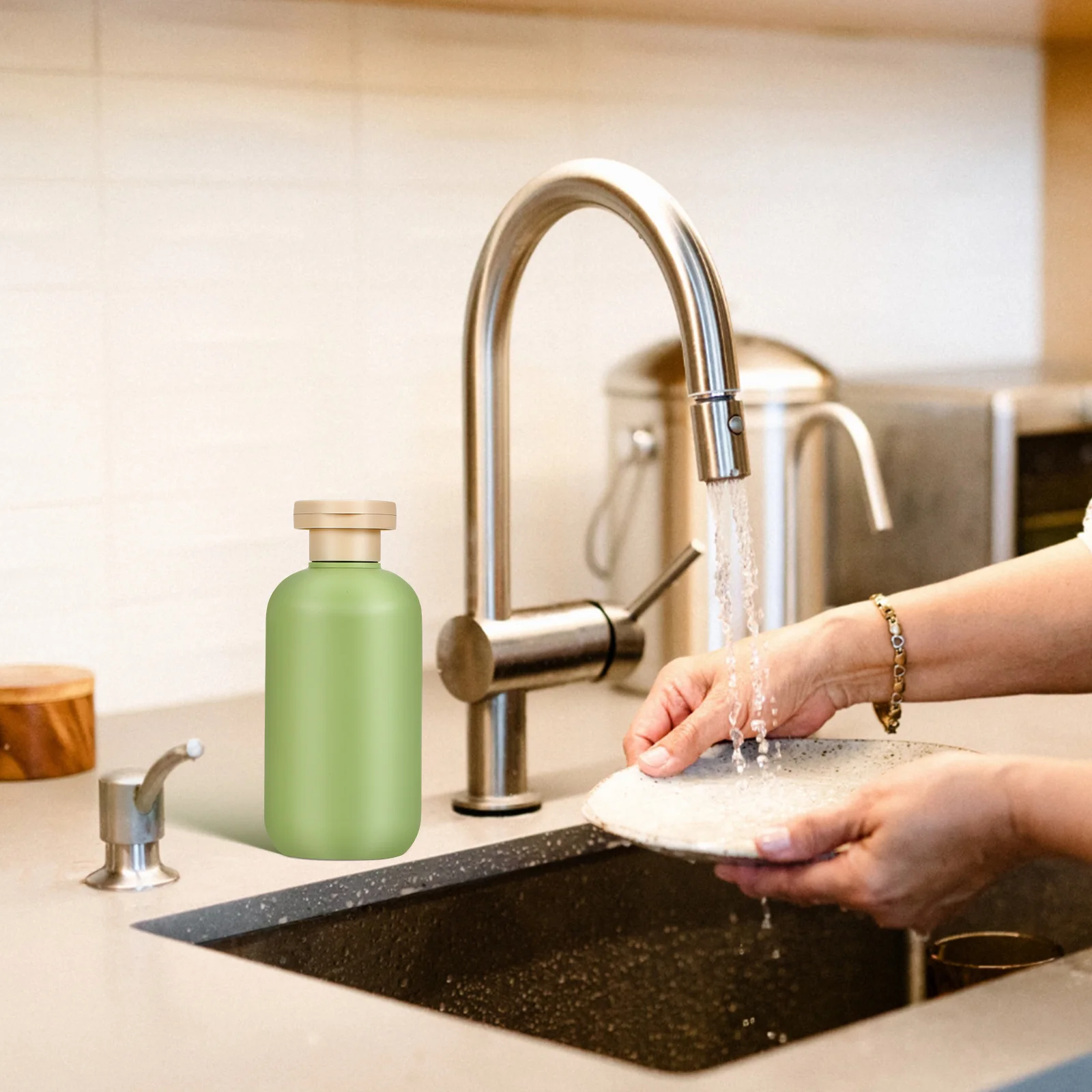 

2Pcs Avocado Travel Bottles Refillable Squeeze Leak Proof Lotion Shampoo Conditioner Travel Containers Squeeze Bottles