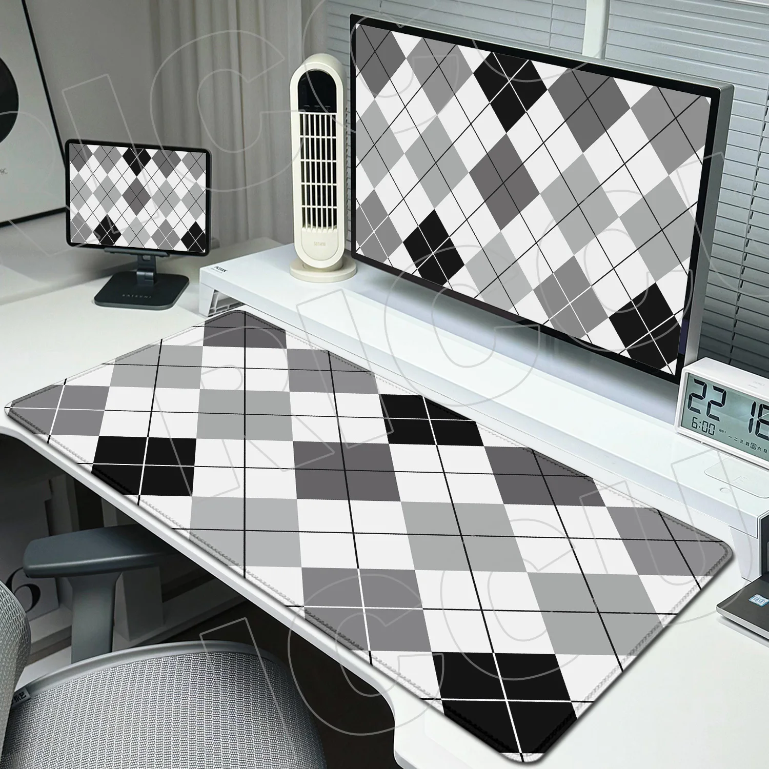 

Large 600x300mm HD Mouse Pad black and white stripes Gaming grid Mouse pads Rubber Keyboard Mats Abstract Strata Office Desk Mat