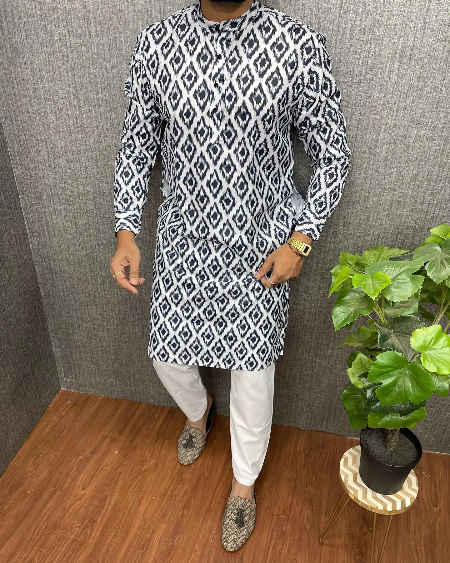 نسخة 2026 من نمط الشرق الأوسط رداء إسلامي شخصية برونزية متوسطة الطول بأكمام طويلة فستان عربي إسلامي للرجال #6