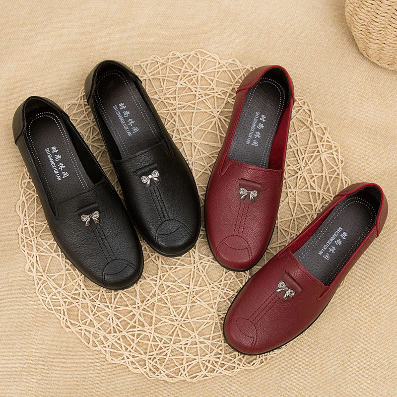 Women Casual Shoes Autumn New Soft Soled Flat Mother's Single Old Middle-aged Old Breathable  Comfortable  Fashionable Slip On