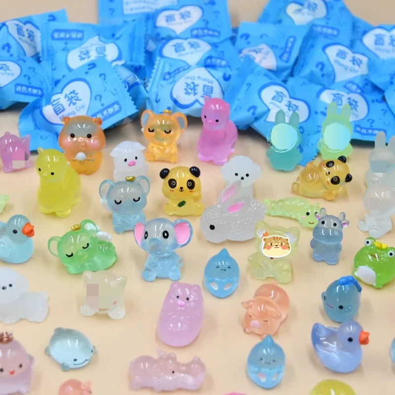 Mini bolsas ciegas de animales de resina que brillan en la oscuridad, adornos de escritorio, modelo de Animal luminoso Kawaii, regalos de cumpleaños, Navidad