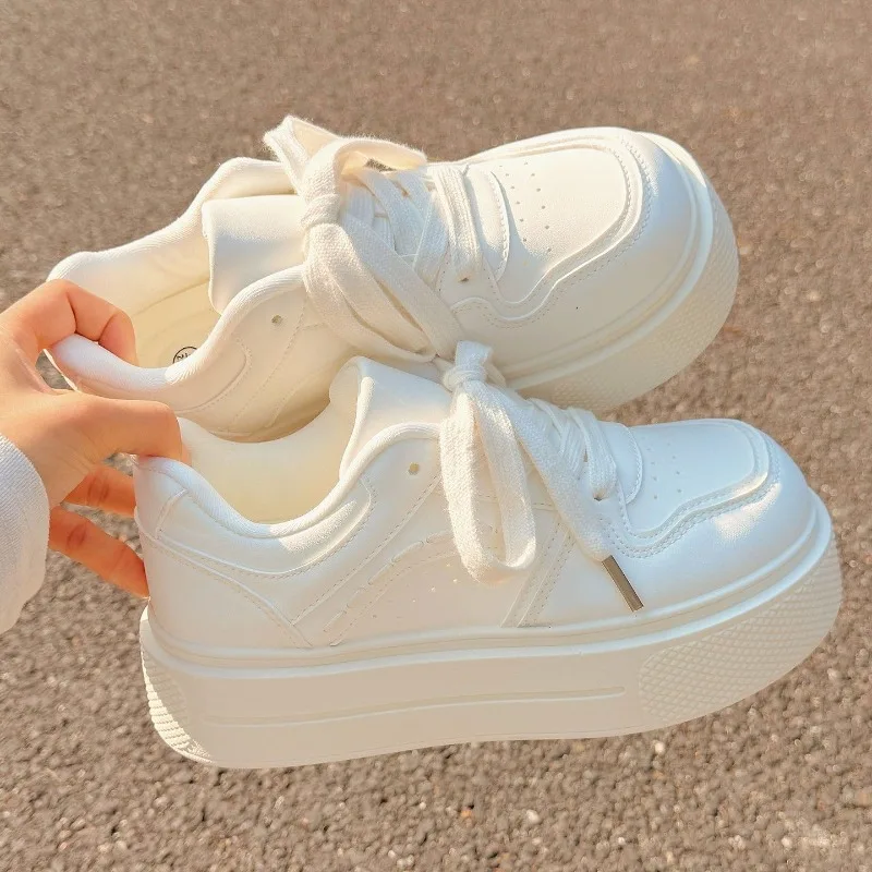 Thick soled skateboarding white shoes, solid color, thick and raised sole, lace up, minimalist style, street daily casual board