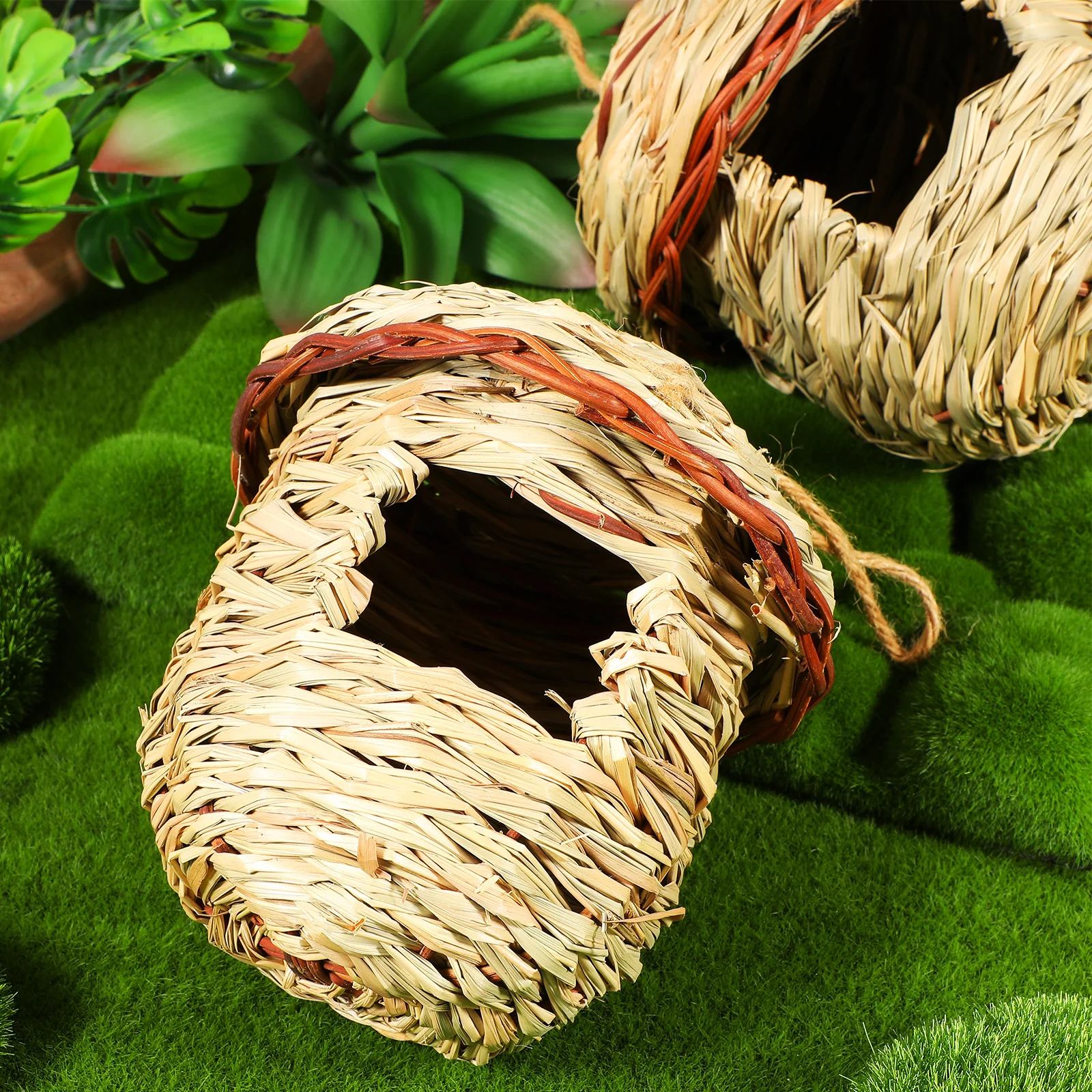 

3Pcs 15x15x16cm Straw Woven Hut Cage Bird Breeding House Bird Nesting House Garden Decoration Breeding Nesting Home