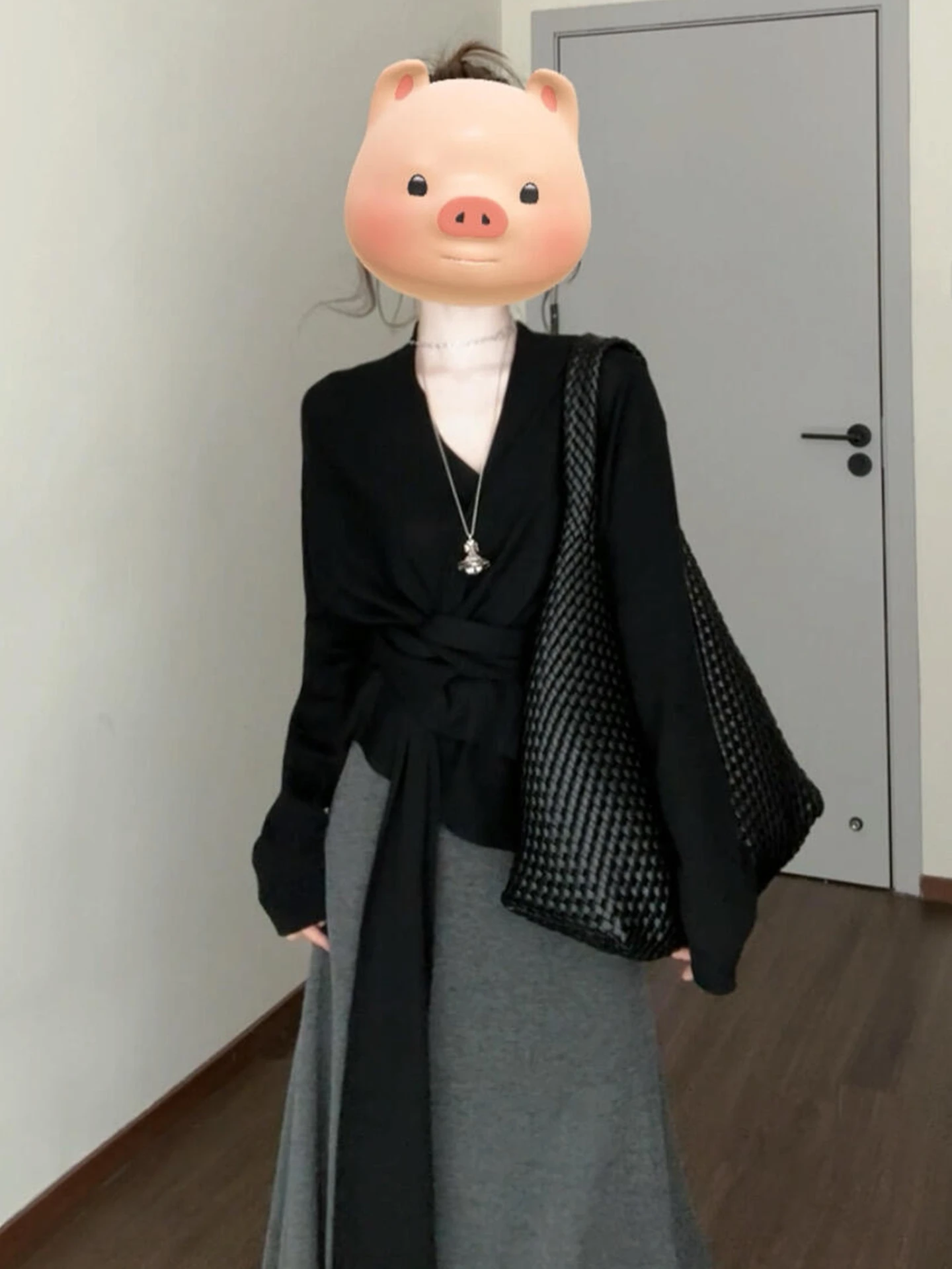 

Faionable V-Ne Long Sve Knitted Top Women's Waist-Cinching Belted Base irt Autumn Design Sensation Small ence