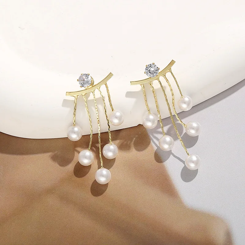 New Fashion Trend Unique Design Elegant Delicate Light Luxury Pearl Tassel Earrings High Jewelry Party Favors for Women