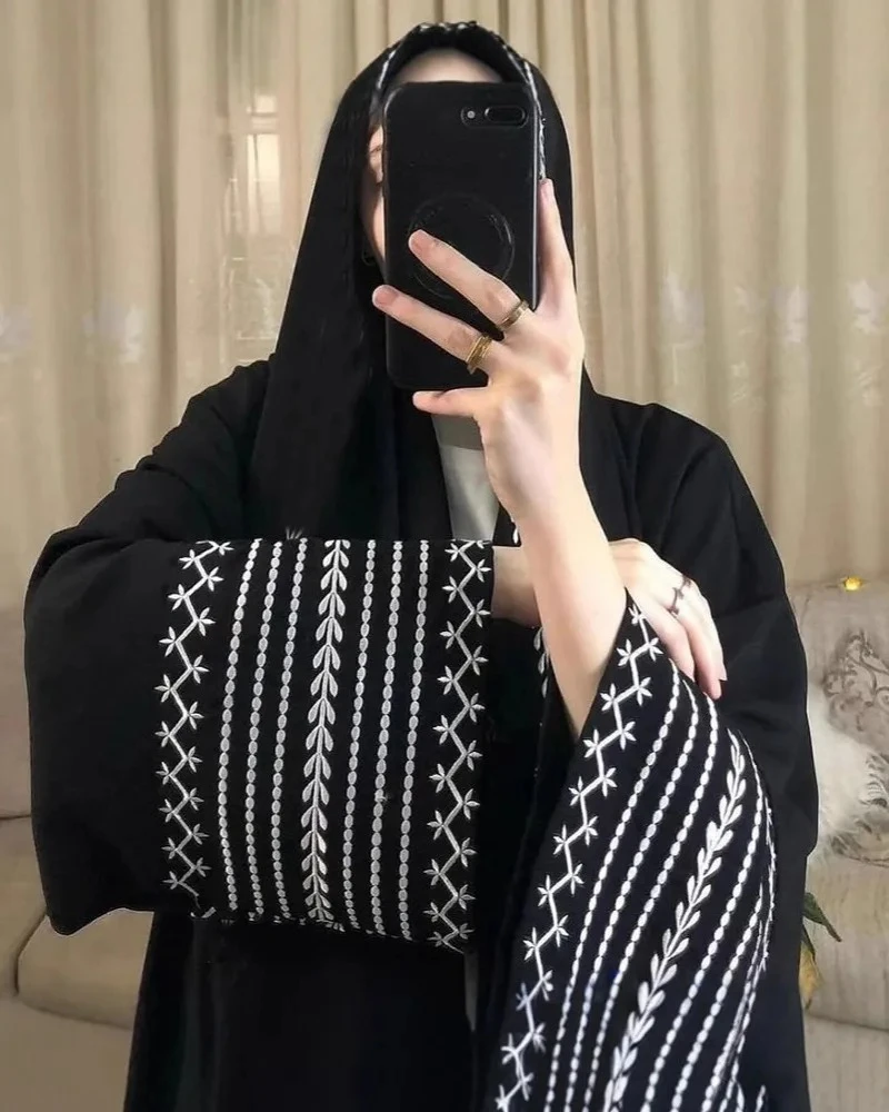 

Elegant Arabic Embroidered Abaya Dress Long Robe For Women Fashion Muslim Outerwear Open Front Coat