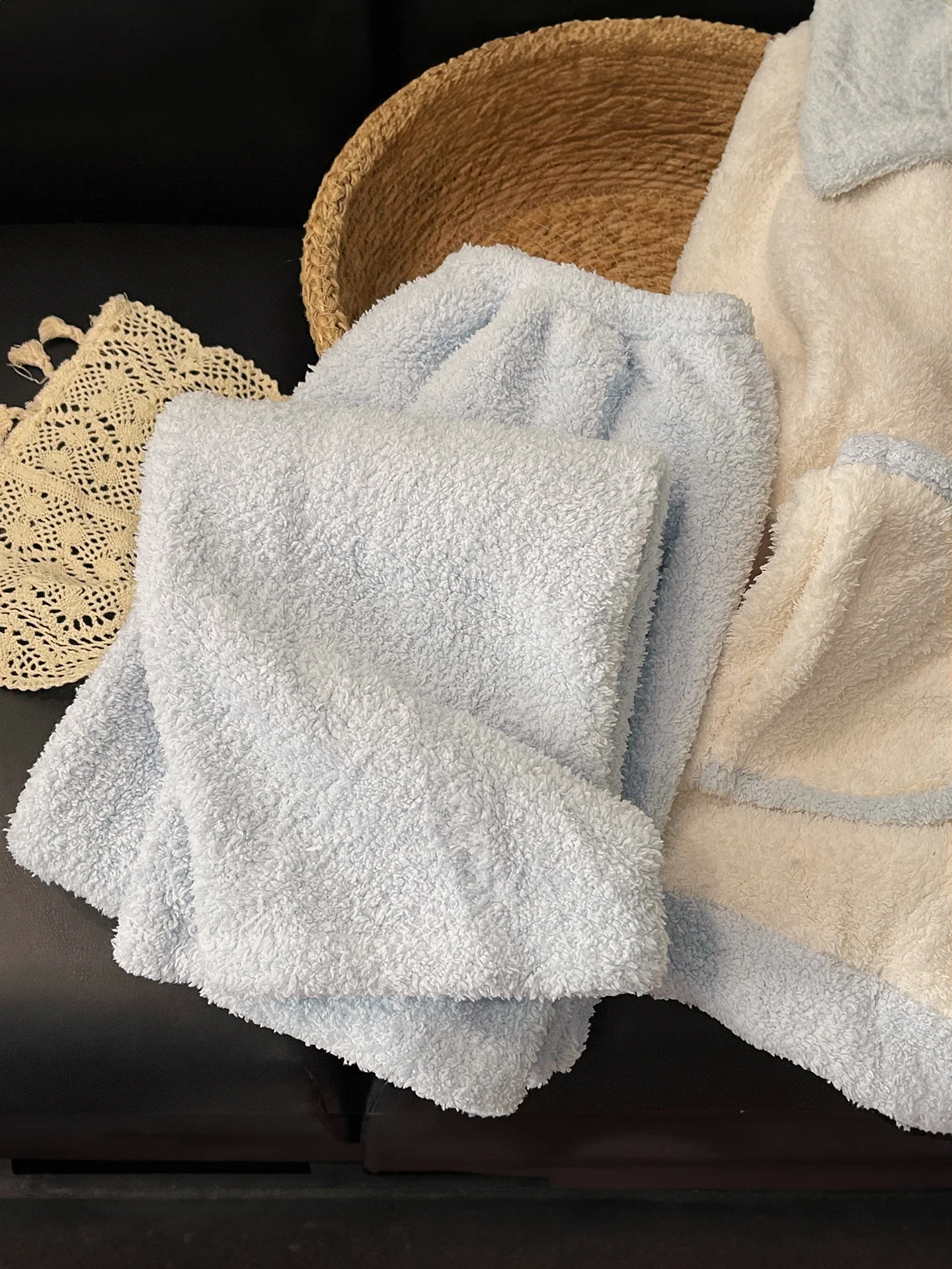 2025 New Women's f-Fce Pajamas Winter Hello Kitty Cartoon Casual Sanrio Fce-Lined Thi Coral Fce Autumn Winter Home Clothes Gift