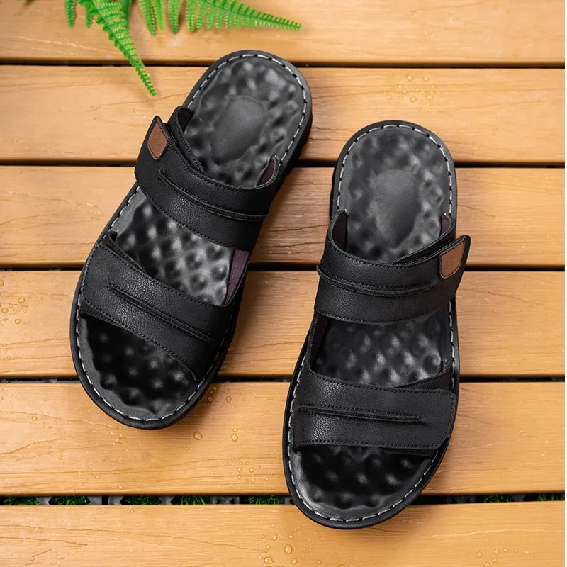 

2026 New Men's Brown Summer Leisure Flat Anti-Slip Soft Sole Sandals Suitable for Outdoor and Beach Use Casual Slippers