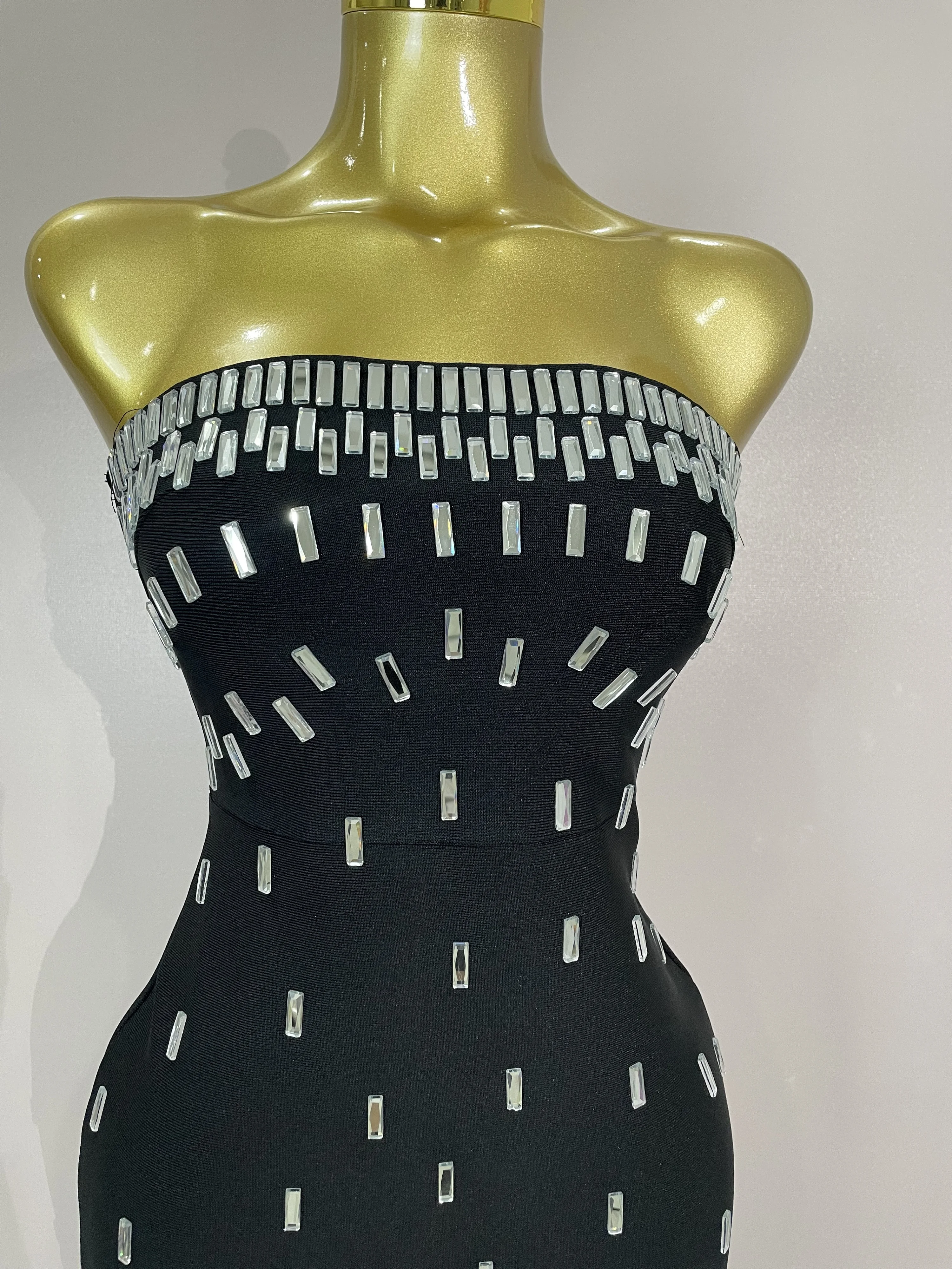 หรูหราR Hinestoneเซ็กซี่ที่ไม่มีสายหนังB Odyconผ้าพันแผลชุดผู้หญิงดาราหรูหราชุดราตรีพรหมวันเกิดชุดแต่งงานบุคคลทั่วไป