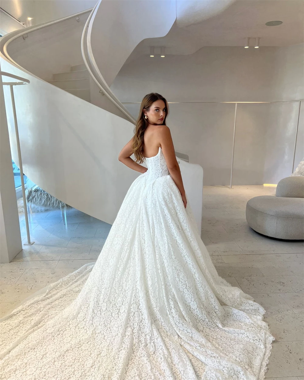 

Customized Elegant White Lace Bridal Gowns Boho Sweetheart Sleeveless Wedding Dress Sexy A-Line Chapel Train Vestido De Novia
