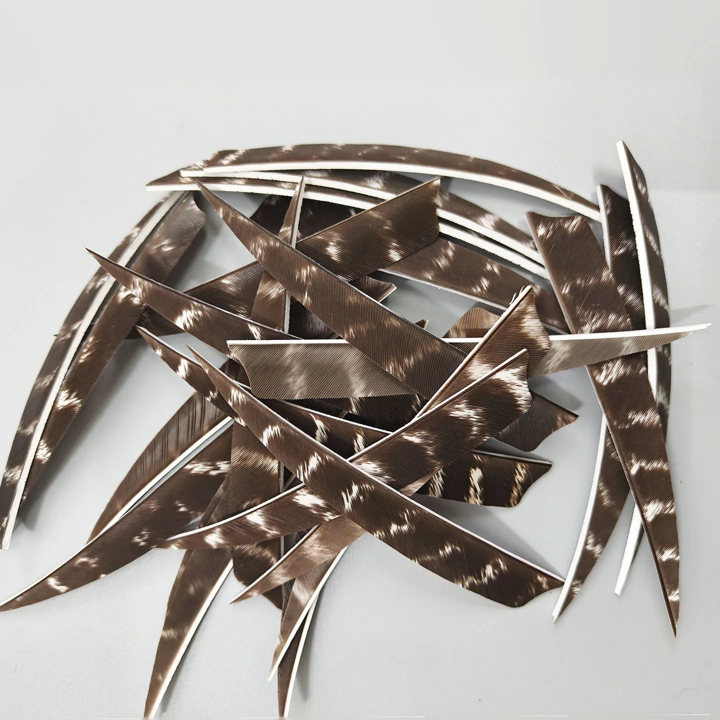 50 stücke Bogenschießen Türkei Feder Befiederung 4/5 Zoll Natürliche Pfeile Befiederung Rechte Flügel Flügel für DIY Zubehör Jagd Schießen