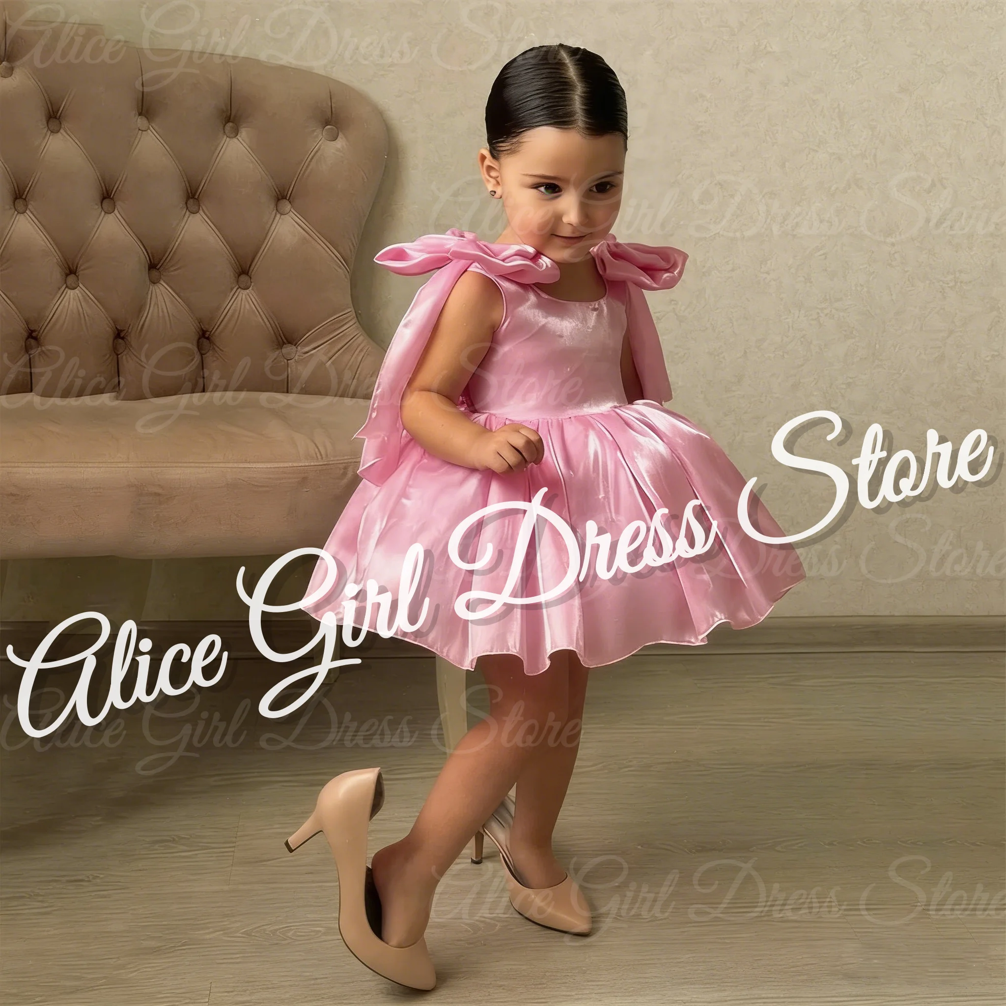 Customized Pink Flower Girl Dresses for Wedding with Bows Knee Length First Communion Lovely Baby Kids Birthday Party Gowns