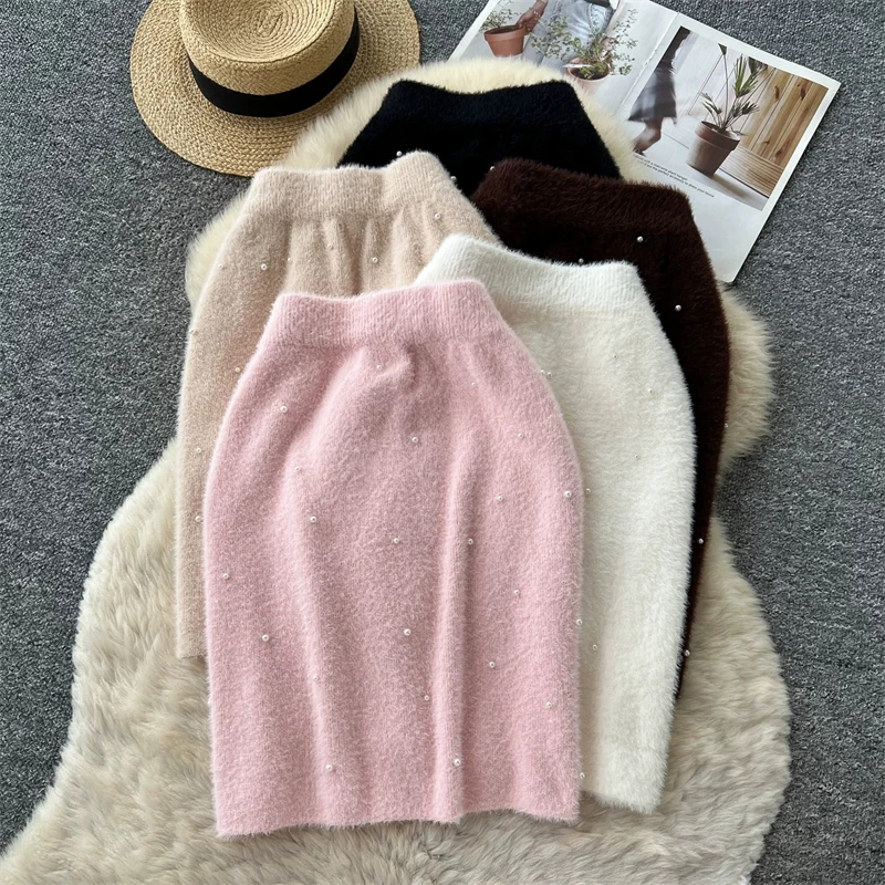 Women Winter Warm Faux Fur Short Knit Skirt High Waist Pearl Decoration Bodycon Pencil Skirt Beading Mini Skirt for Daily Party