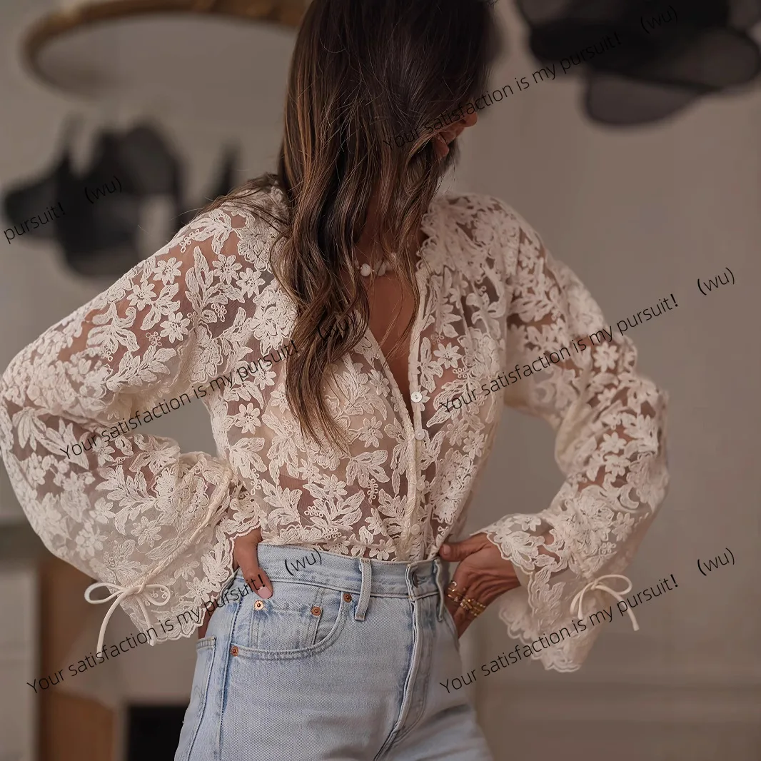 

2025 Nuevo encaje ahuecado Puff manga floral con cordones camisa casual transparente para mujer Top