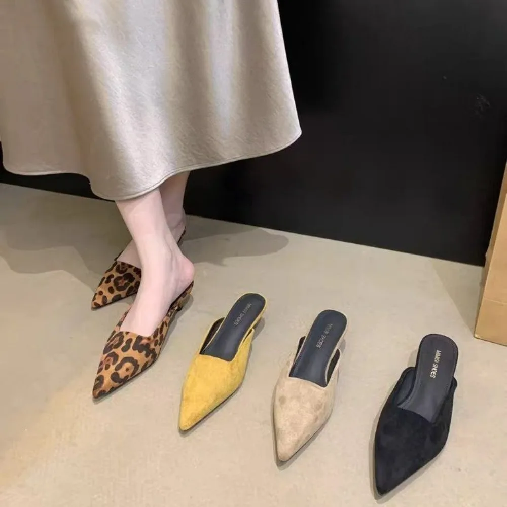 

Новые женские летние модные туфли-мюли 2026 года с низким каблуком, элегантные остроносые босоножки с закрытым носком