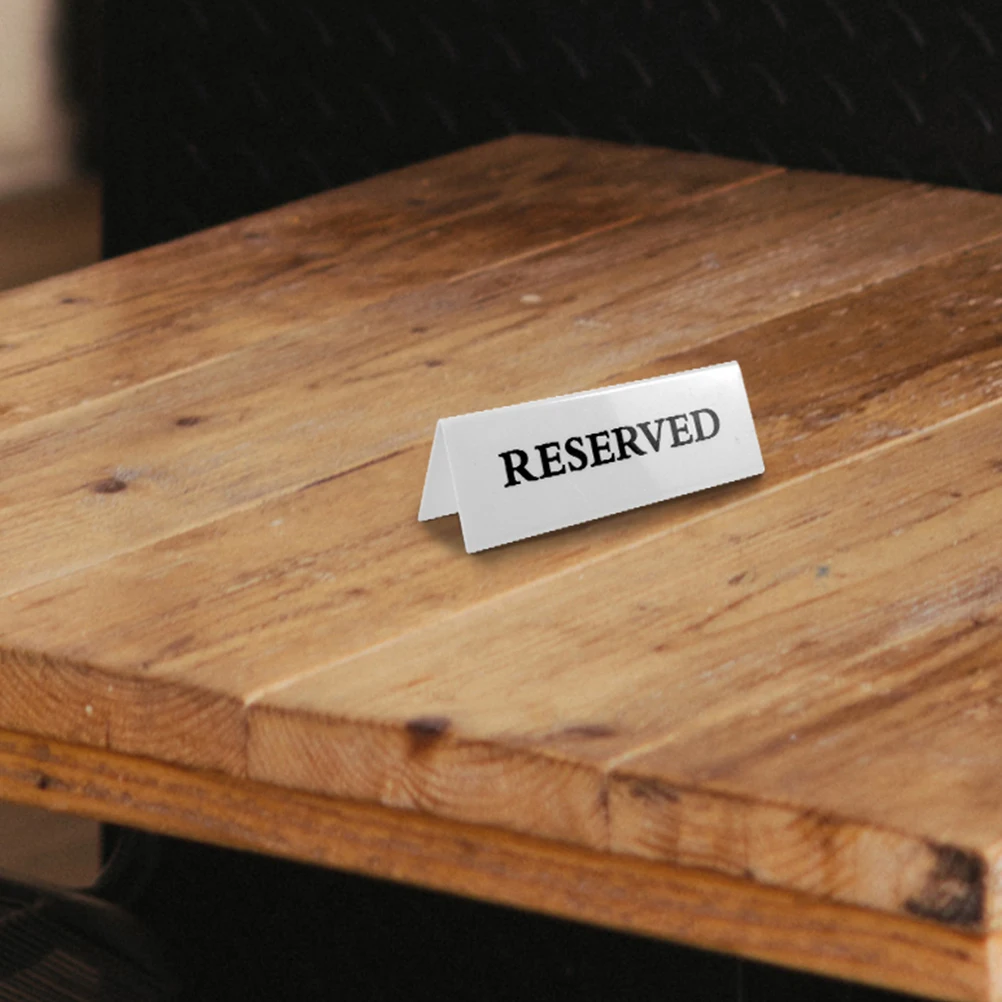 

2Pcs Acrylic Reserved Signs 15x5cm Black White Triangle Card for Hotel Restaurant No Smoking Table Sign Events