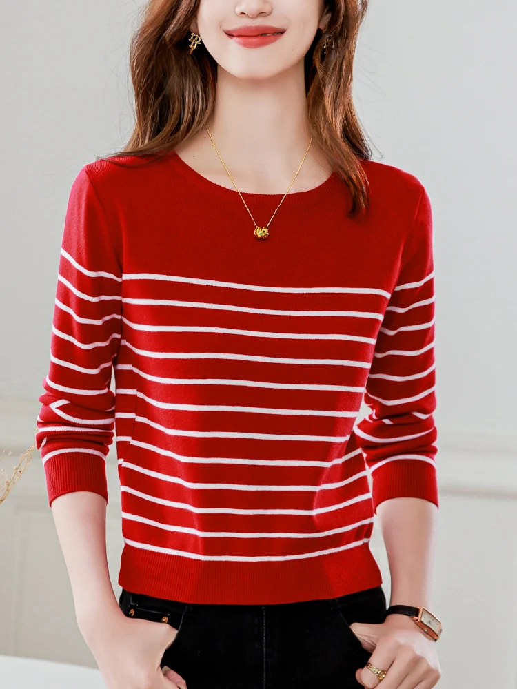 Damska dzianina w paski, długi sweter, modny top na jesień, styl dojazdowy, luźny krój, wysokiej jakości w dotyku, idealny jako warstwa bazowa.