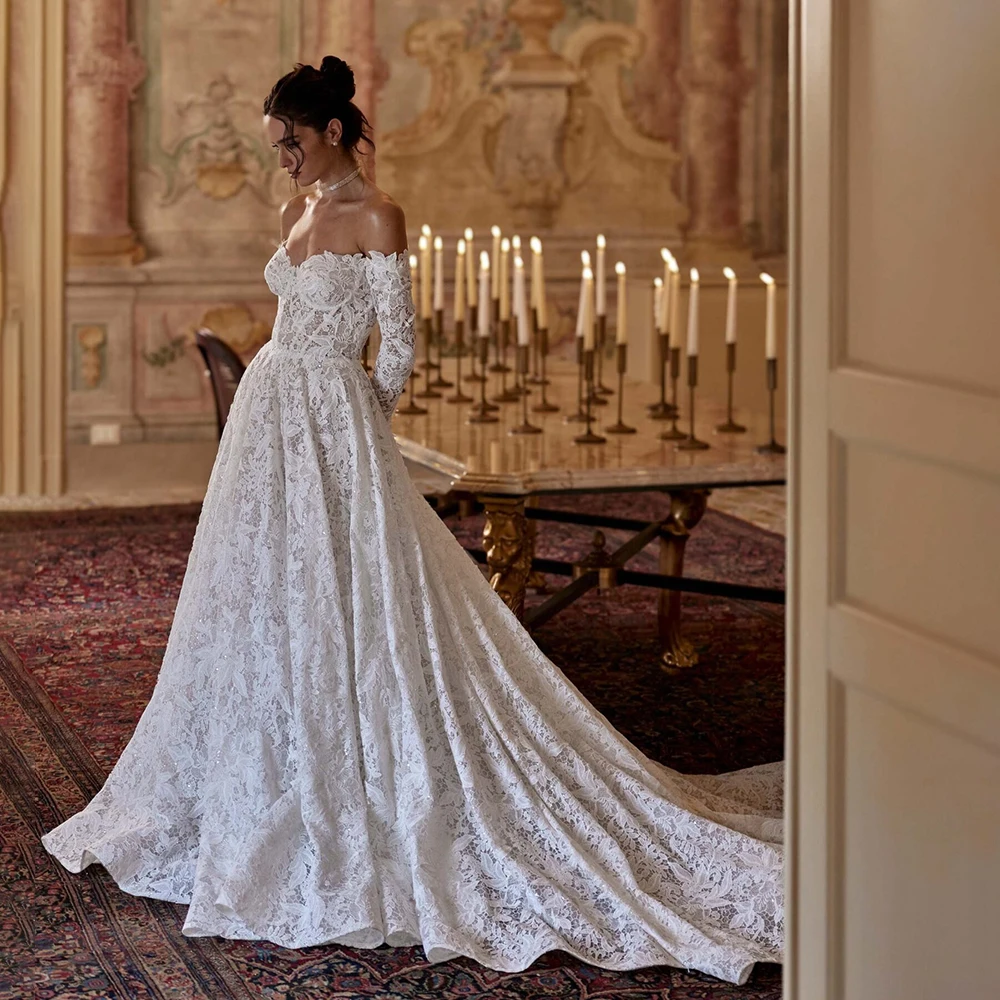 Elegancka suknia ślubna z odkrytymi ramionami, koronkowymi długimi rękawami, odkrytymi plecami, długości do podłogi, z trenem, szyta na miarę, suknia wieczorowa.