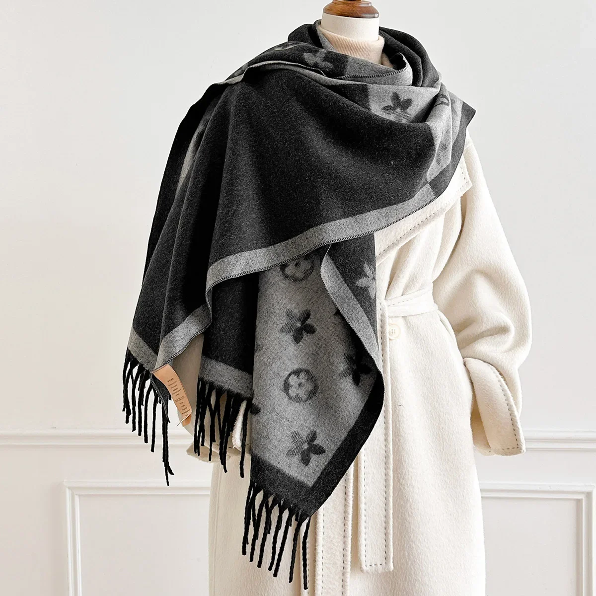 Winter Scarf Women Luxury Designer Print Female Shawl Wrap Elegant Poncho Lady Thick Warm Blanket Gift Echarpe Pashmina 2026