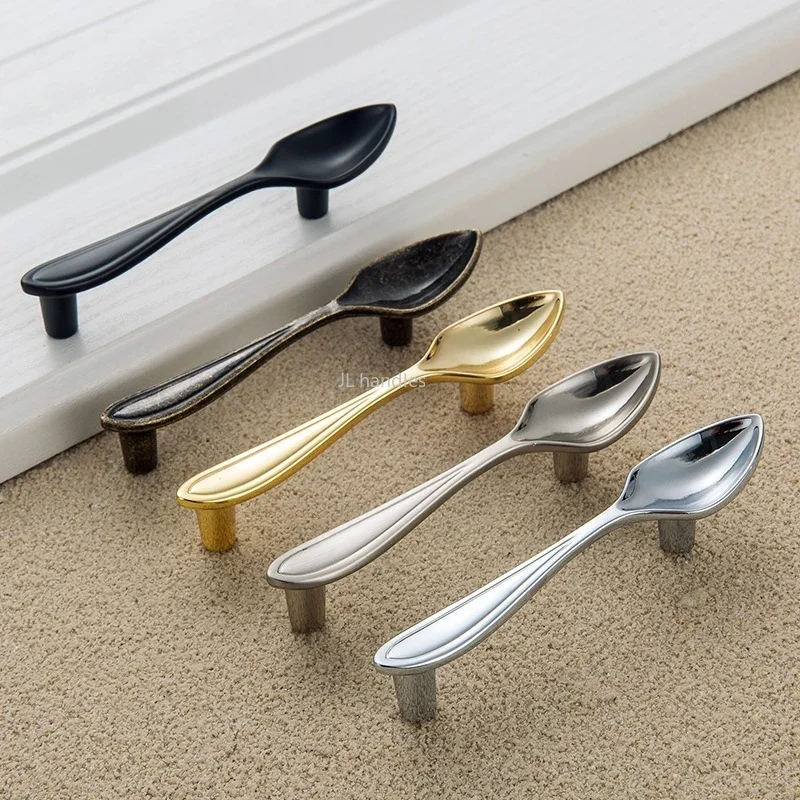 1Pcs Creatieve Mes Vork Lepel Ontwerp Zinklegering Keukenkast Handgrepen Kast Lade Knoppen Furniture Hardware cabinet knobs