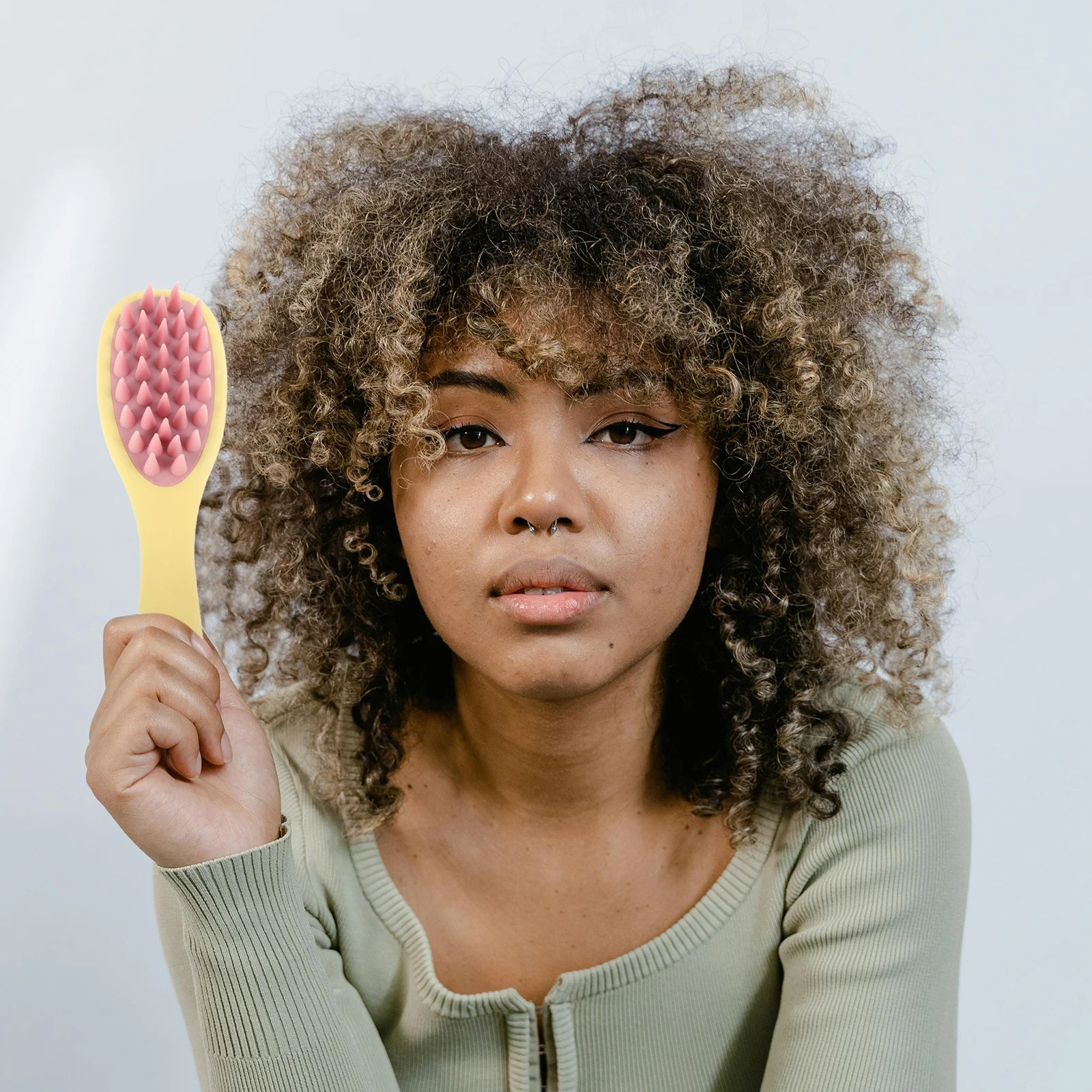 

Yellow Long Handle Hair Scalp Brush with Pink Red Bristles Exfoliation Shower Scrubber for Dandruff Removal and Head