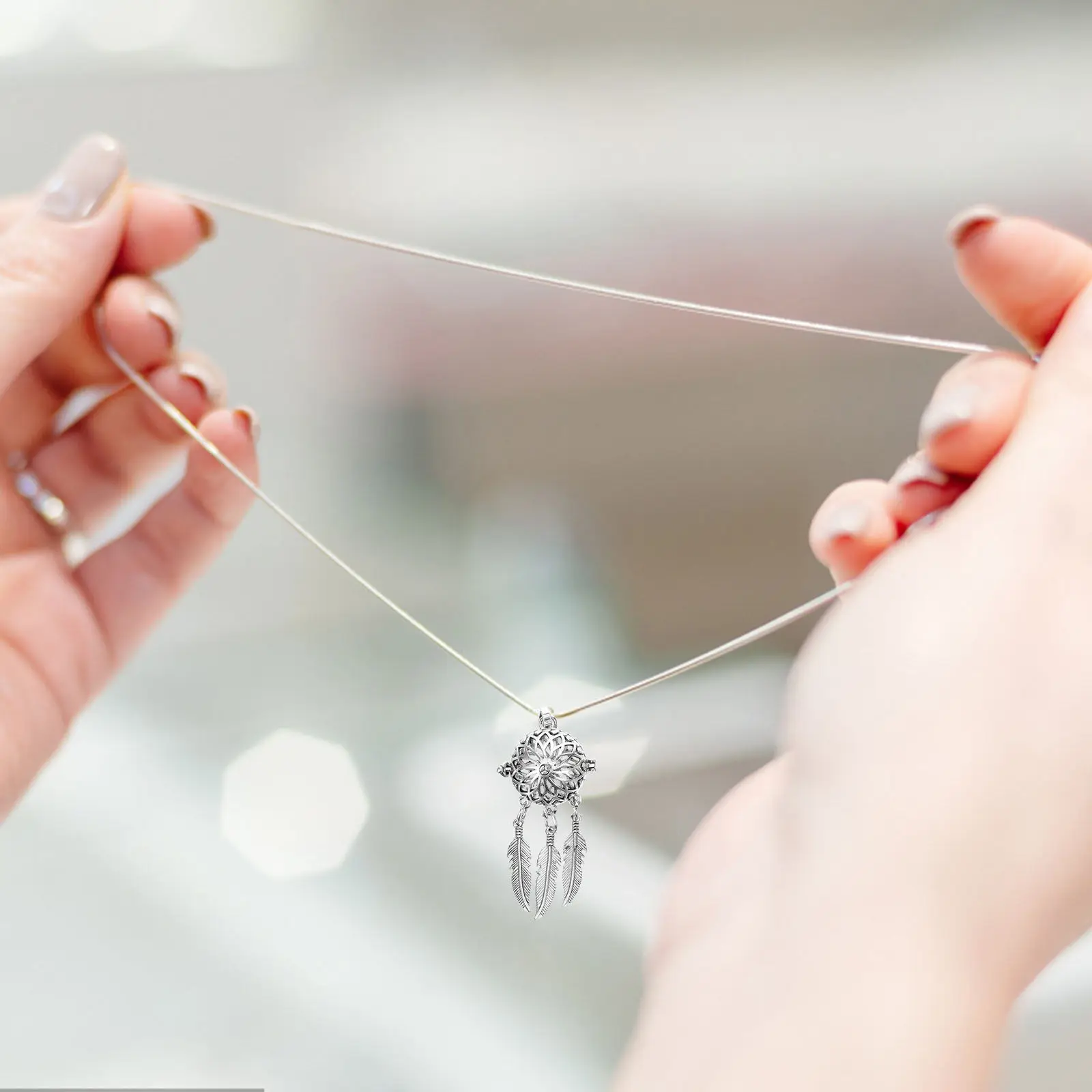 2Pcs Alloy Dream Catcher Pendant Hollow Necklace Charm Openable Aroma Pad Container for DIY Bracelet Necklace Jewelry Material