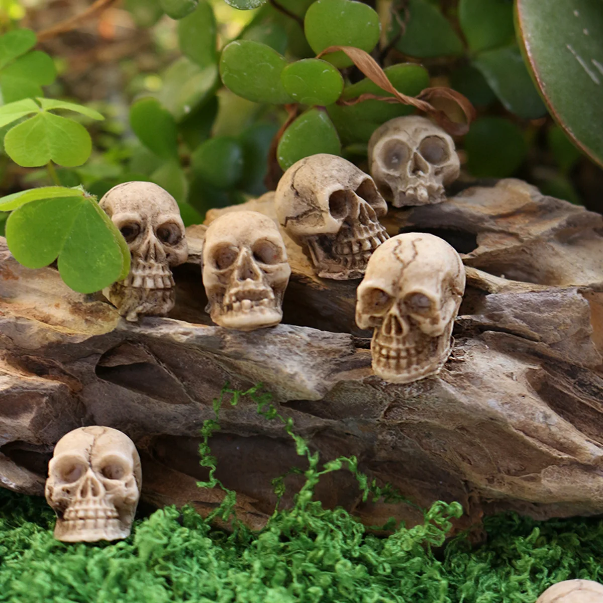 20pcs Mini Head Dwarf Skull Halloween Theme Resin Skull Flower Pot Paving Stone, Outdoor Landscape Decoration Flower Pot Filling