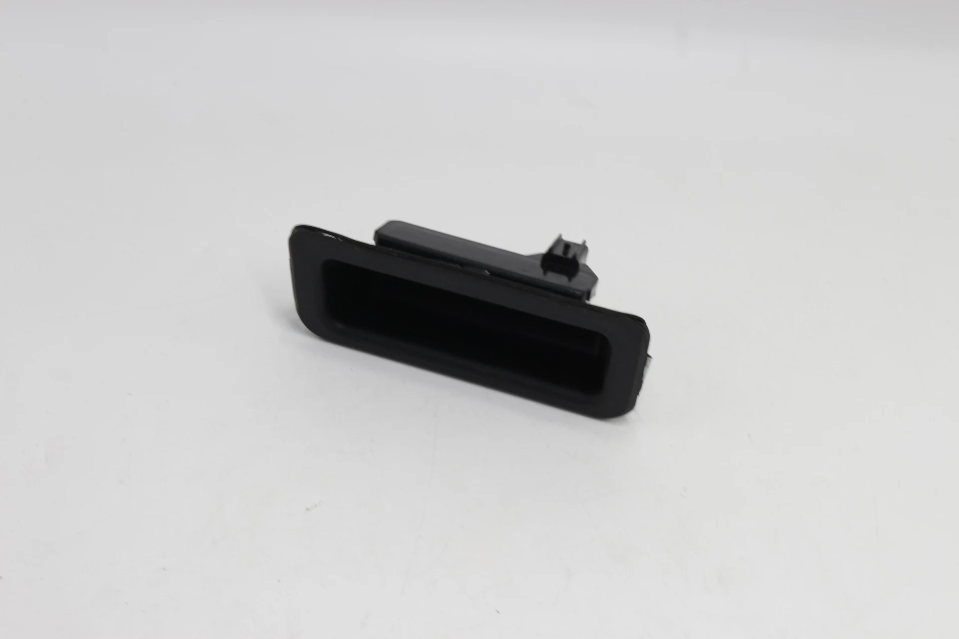 81260A6200 Switch Trunk Lid Lock Handle Car for 2013 - 2017