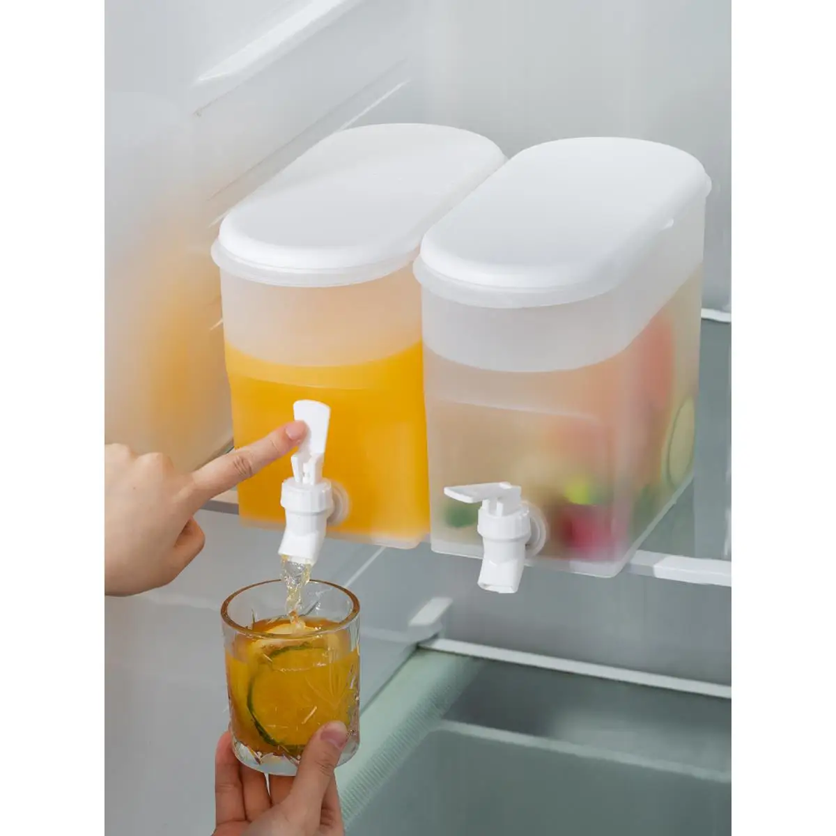 Refrigerator Cold Water Pot with Tap Heat Resistant Fruit Tea Bucket Drop Proof Summer Cool White Open Refrigerator