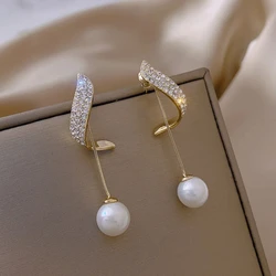 Nuovi orecchini pendenti con perle d'imitazione eleganti classiche per le donne gioielli da sposa con orecchini pendenti squisiti con nappe lunghe in cristallo