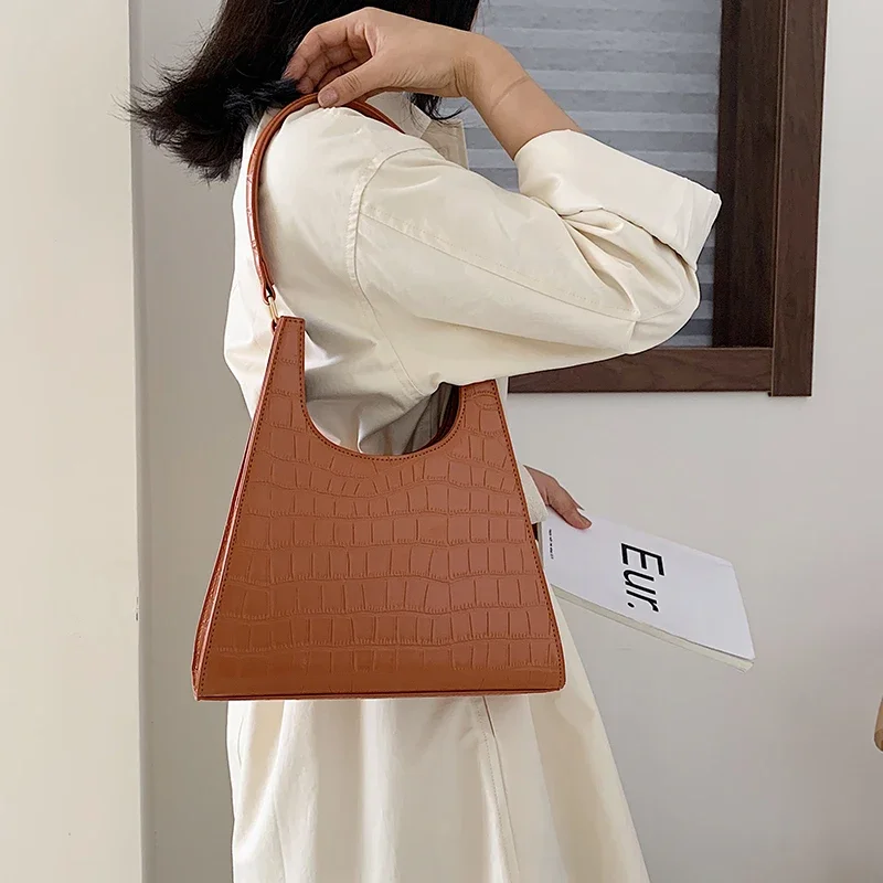

French Style Leather Shoulder Bag Crescent Armpit Small Handbags for Women Clutch Bags Solid Color Fashion Vintage Tote Purse