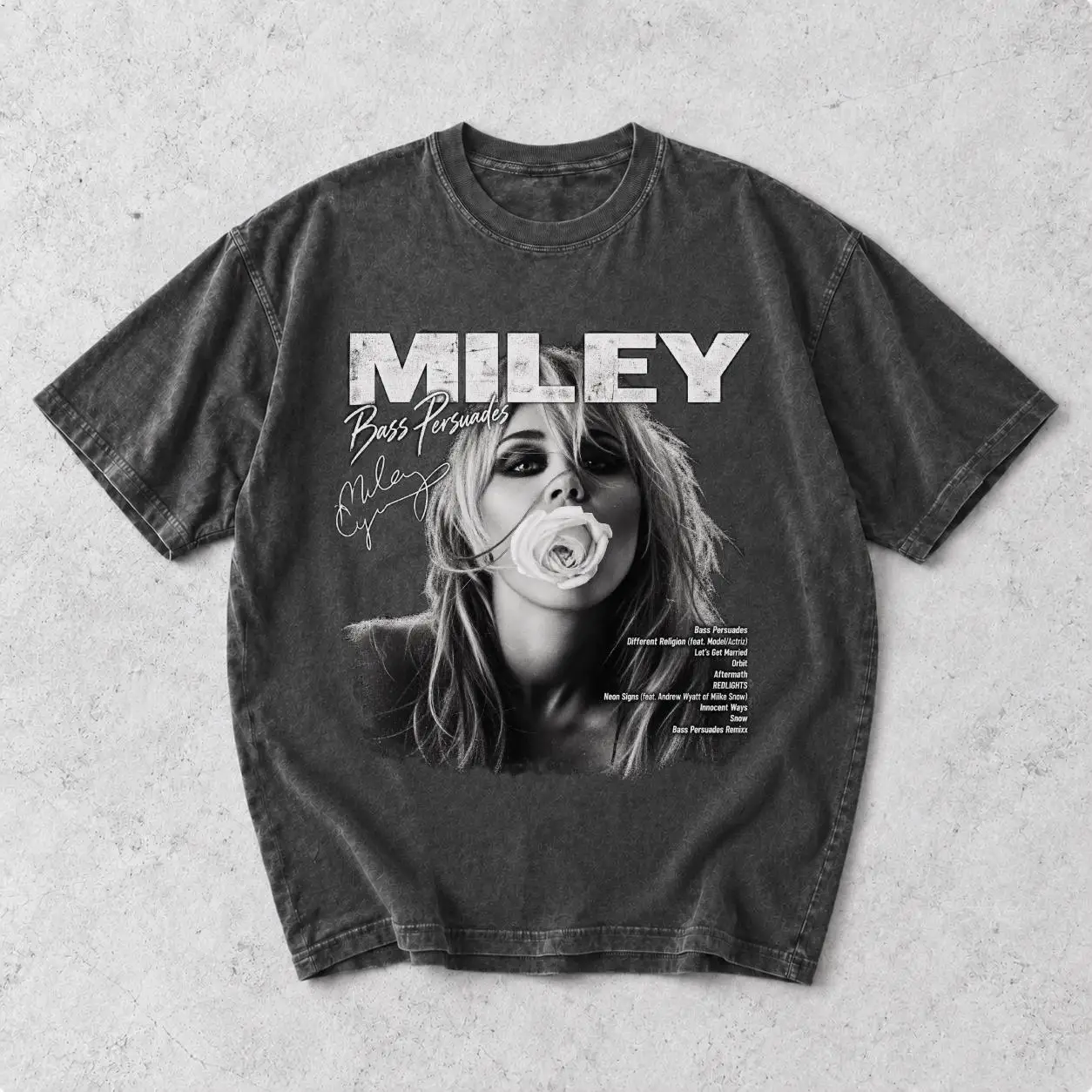 Miley Cyrus Vintage-Shirt, seltenes Bass-Persuades-T-Shirt, Pepper-Shirt, Hip-Hop-Streetwear-Bekleidung, ästhetisches Cyrus-Grafik-T-Shirt – Detail 2