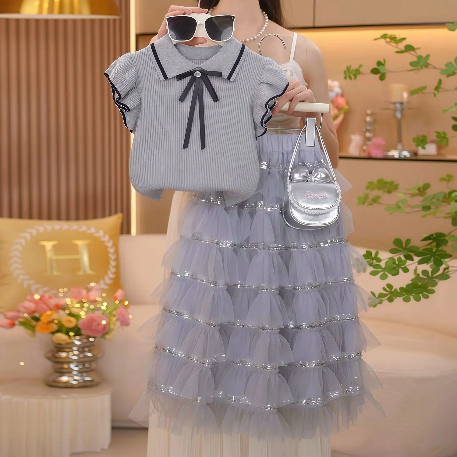 Girls Flying Sleeve Short Sleeve Cake Long Skirt Set Summer New Small Fragrant Style T-shirt Vacation Skirt Two Piece Set