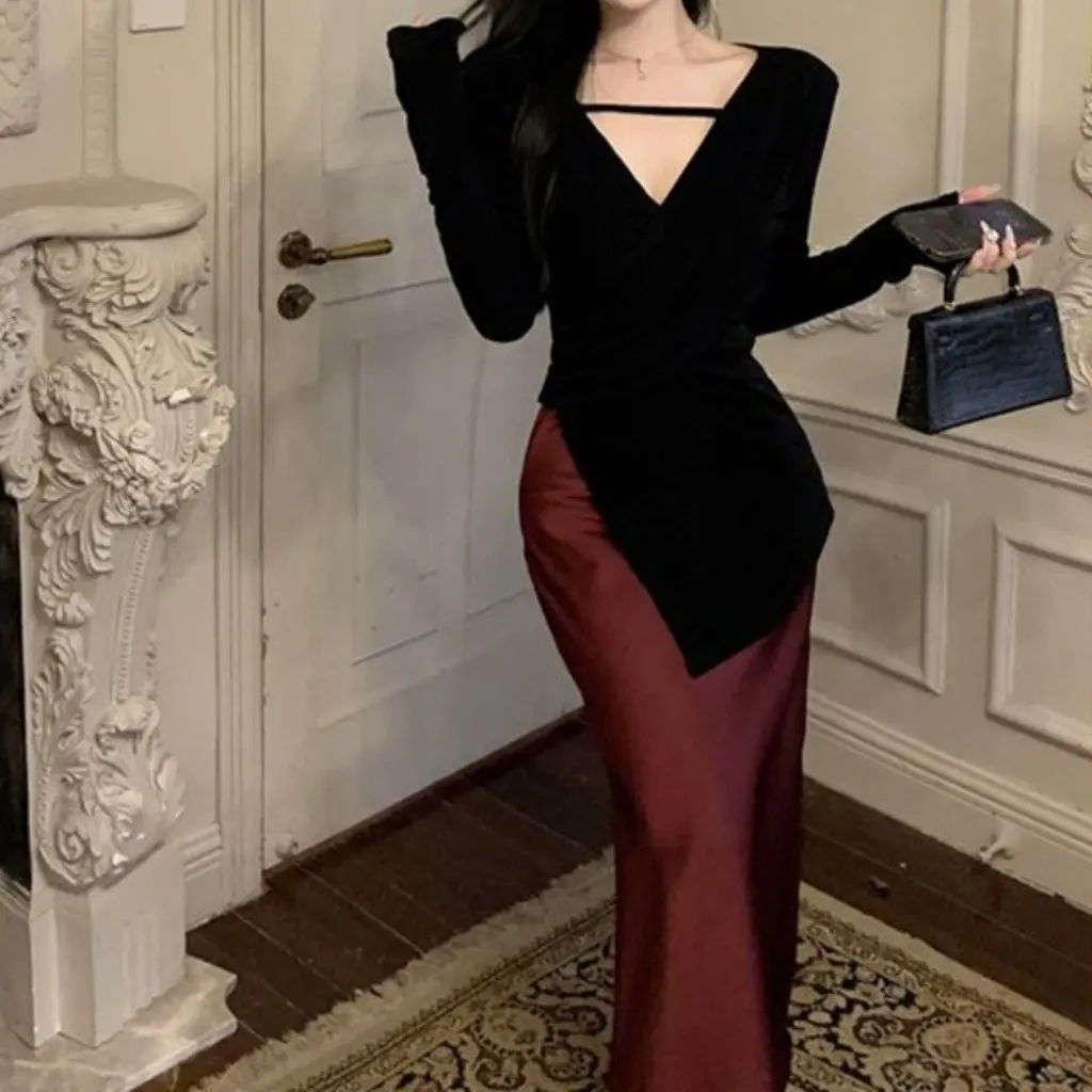 

New Summer Style Women's Black Asymmetrical V Neck T-Shirt Slim Fit with Slit High Waist Skirt Suit French Fashion Top