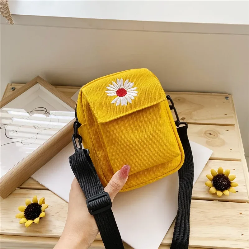 Korean Small Daisy Shoulder Bags Cross Body Canvas Bags Casual Handbag Outdoor Designer Organizer Large Capatity Storage Bags