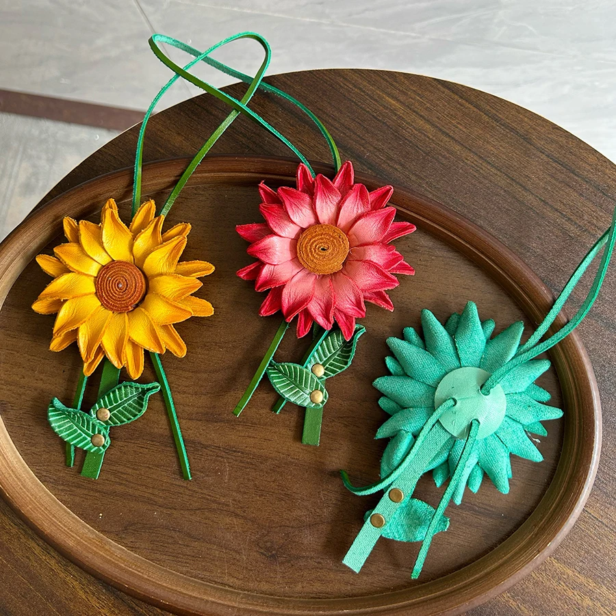 Cow Leather Sunflower Pendant Bag Charm Purple Flower Keychain Bag Pendant Decoration High Luxury Girl Gift Bags Accessories