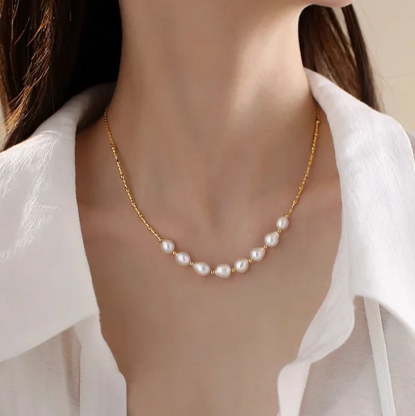 

Dainashi 6-7mm Baroque Freshwater Pearl Necklaces for Women Copper 45cm Collarbone Pearl Necklaces Christmas Jewelry Gift
