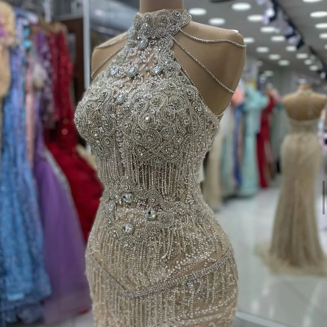 Elegante abito da festa a sirena con scollo a barchetta champagne Perline principali Abiti da sera in cristallo per eventi di ballo Celebrità formale personalizzato