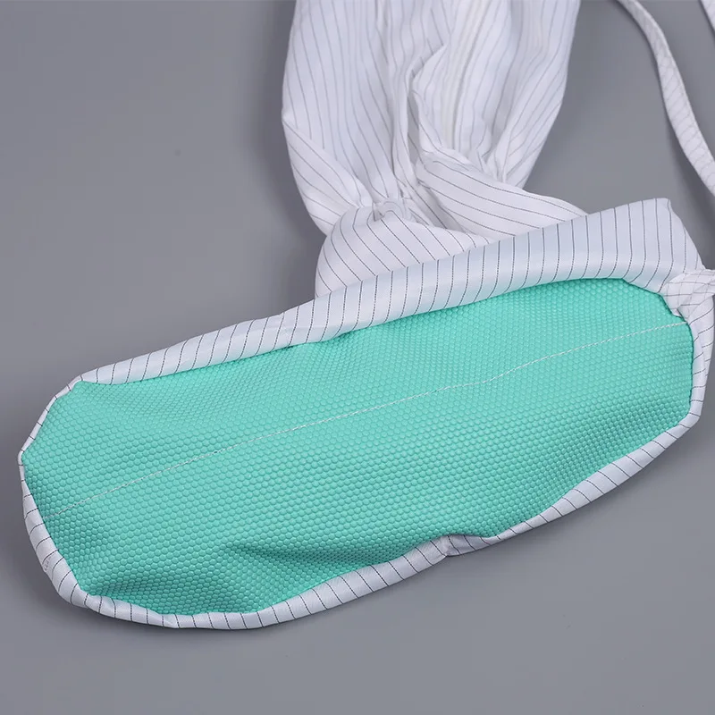 

Антистатические туфли на мягкой подошве. Высокие сапоги. Антистатические бахилы. Полосатые синие и белые пылезащитные бахилы. Рабочие бахилы для мастерской.