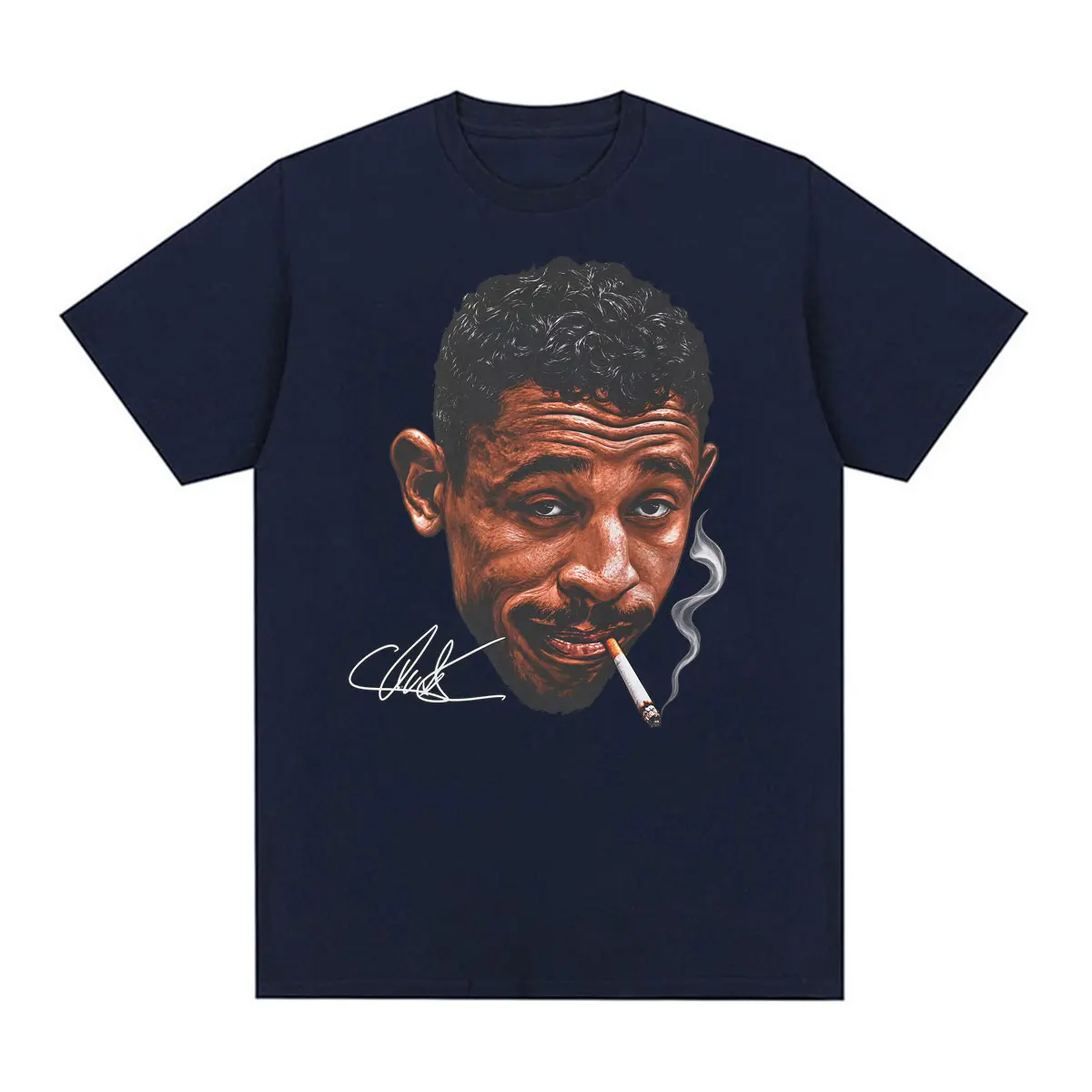 Lustiges Carlos Prates „The Smoker“ Signature T-Shirt, Herrenbekleidung, modisches, klassisches Gothic-T-Shirt, Baumwolle, lässiges Oversize-T-Shirt. – Detail 3