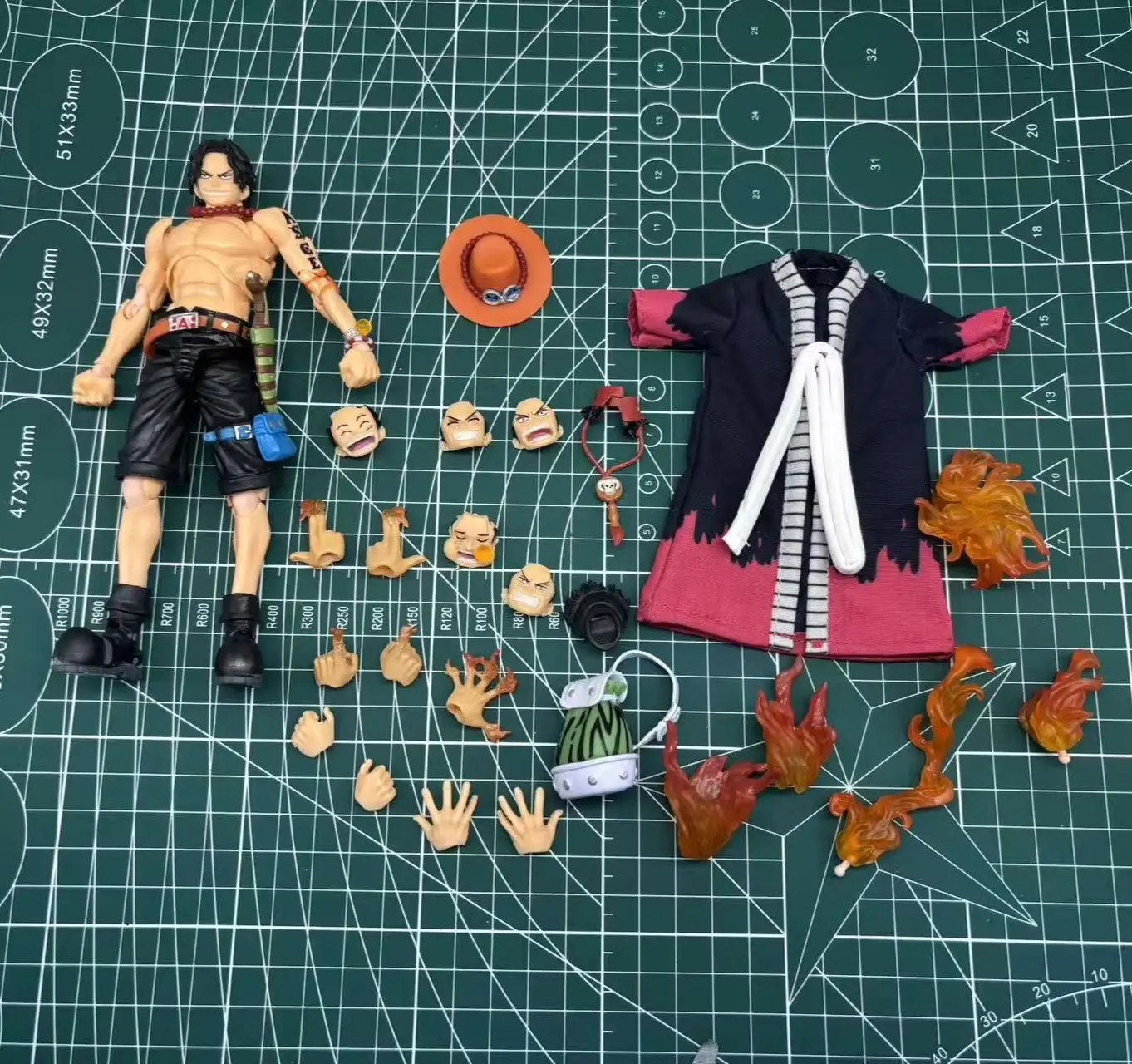 Bandai SHF One Piece Fire Fist Ace Actionfigur – Sammlermodell, Spielzeugpuppe, Ornament als Geburtstagsgeschenk