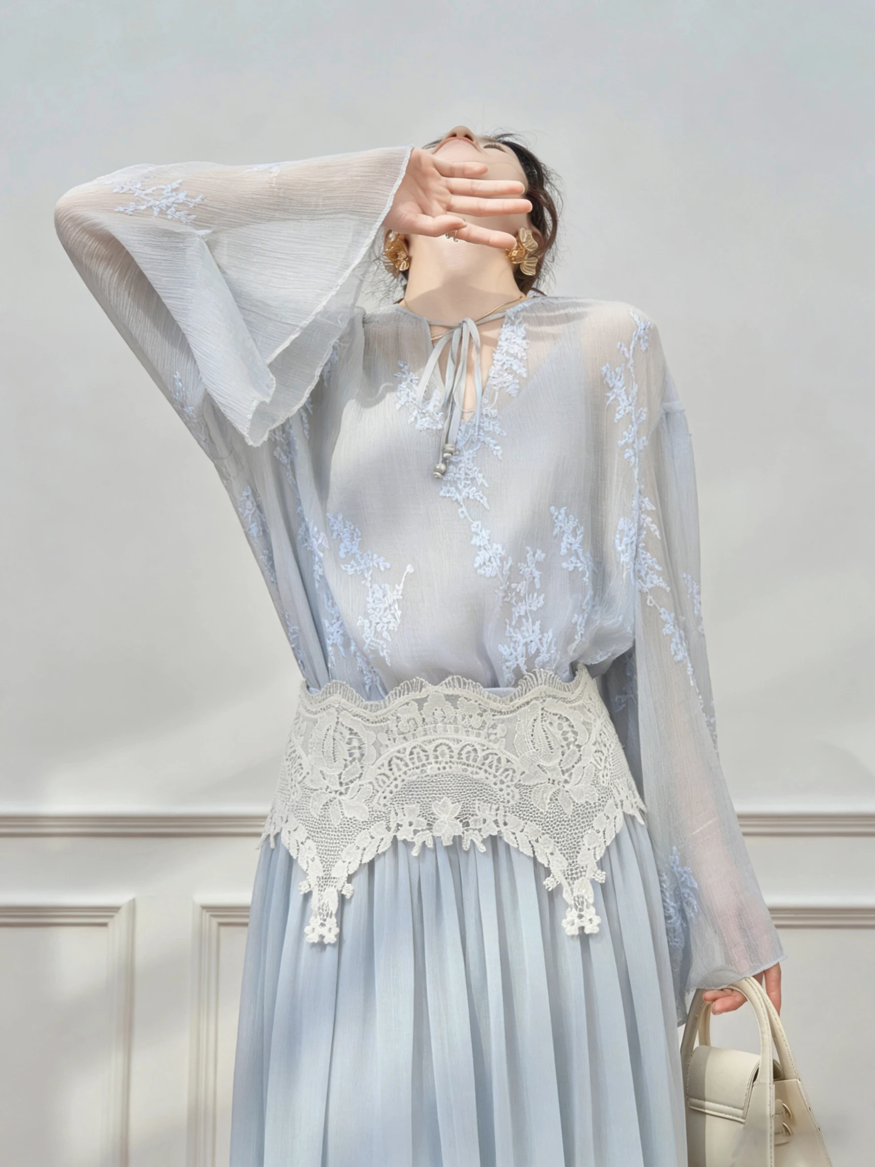 

Синий комплект с юбкой-полусолнце и топом с V-образным вырезом, модный повседневный свободный крой, рубашка с длинным рукавом и юбка с высокой талией для женщин