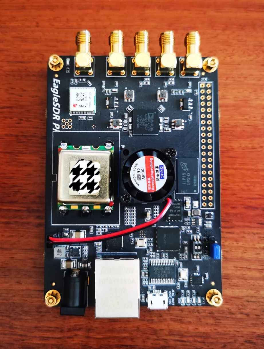 Thermostatic crystal oscillator compatible with PlutoSDR7Z020AD9361 onboard SDR development board