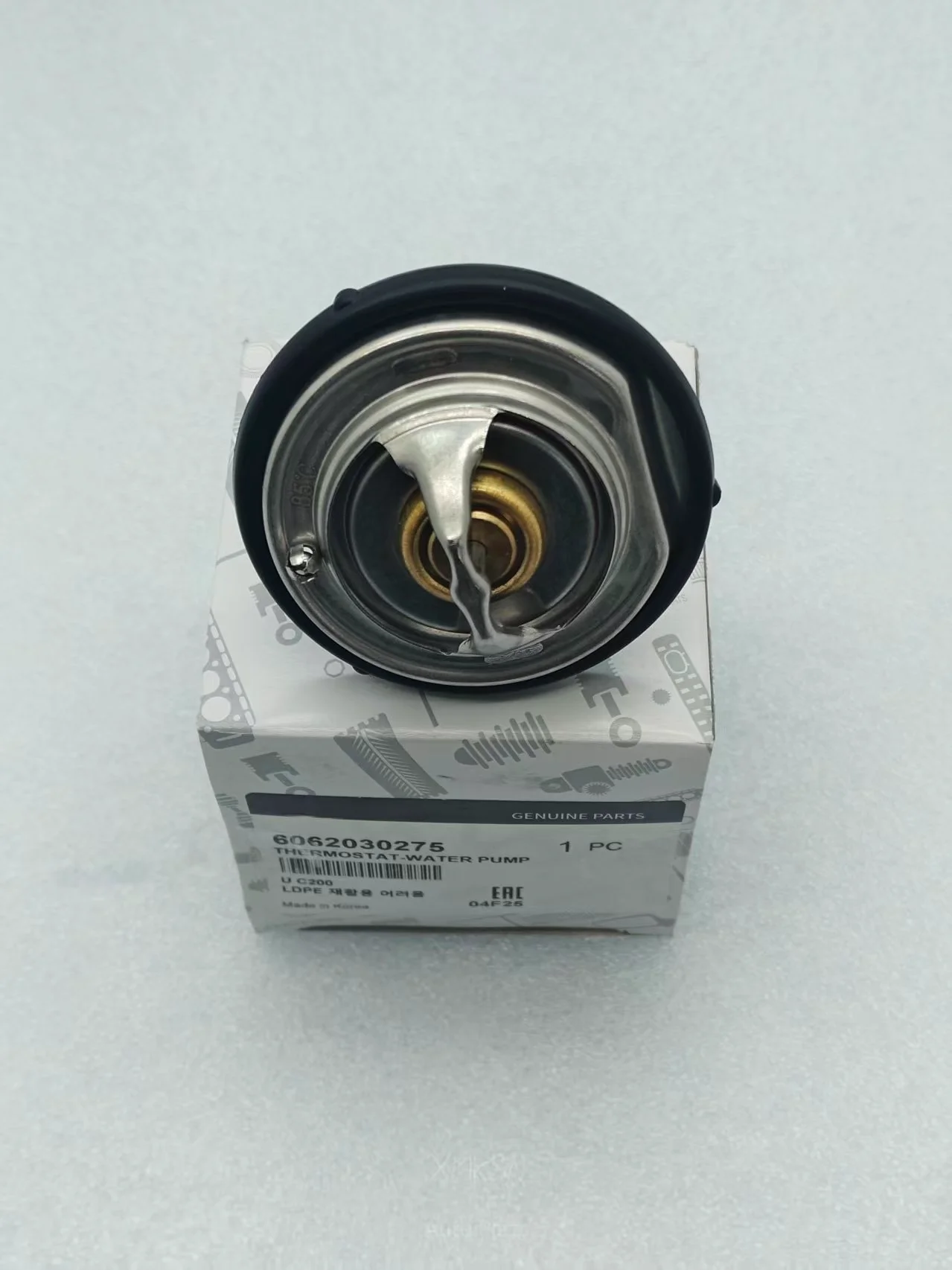 Termostato de bomba de agua 6062030275 para Ssangyong Actyon Kyron Rexton Korando Actyon Sports Rodius/Stavic MB100 Istana D20 D27