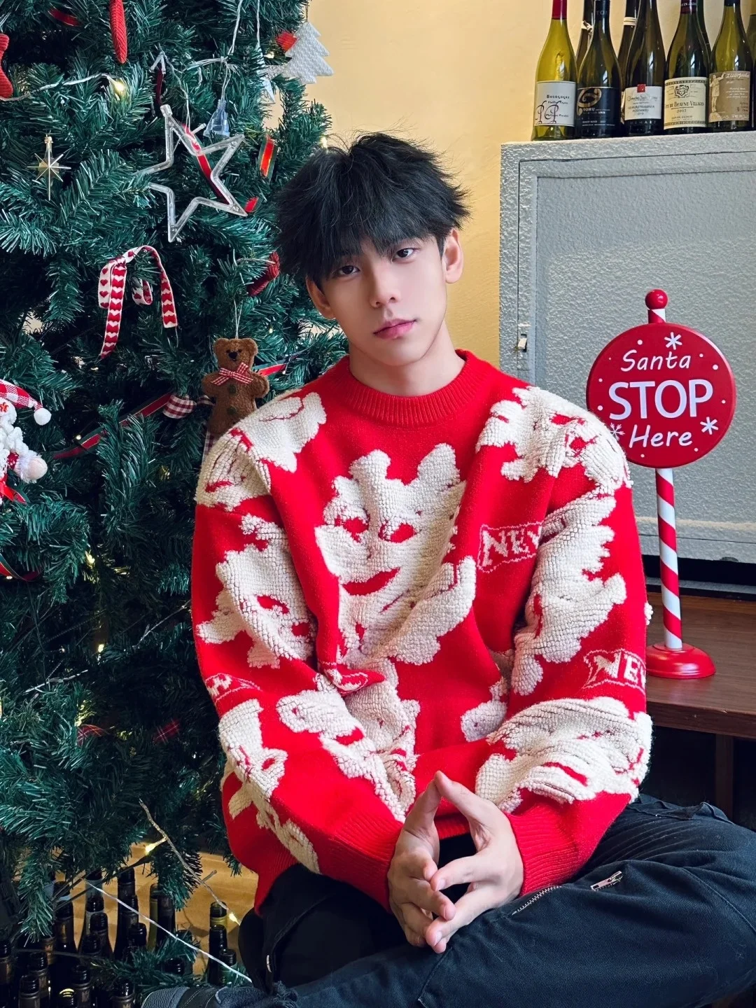 

Красный вязаный свитер с круглым вырезом для мужчин, модный, в городском стиле, для осенне-зимнего сезона, повседневная одежда, приталенный крой, с длинными рукавами, базовый слой.