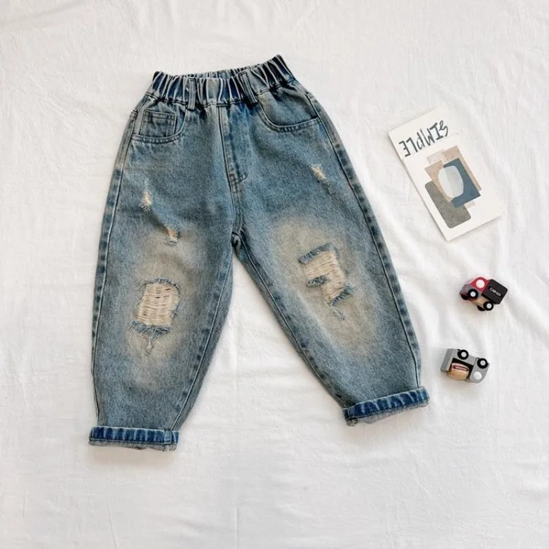 

Новинка весны 2024, рваные джинсы для мальчиков, детские универсальные стильные повседневные брюки для весенне-осенней одежды