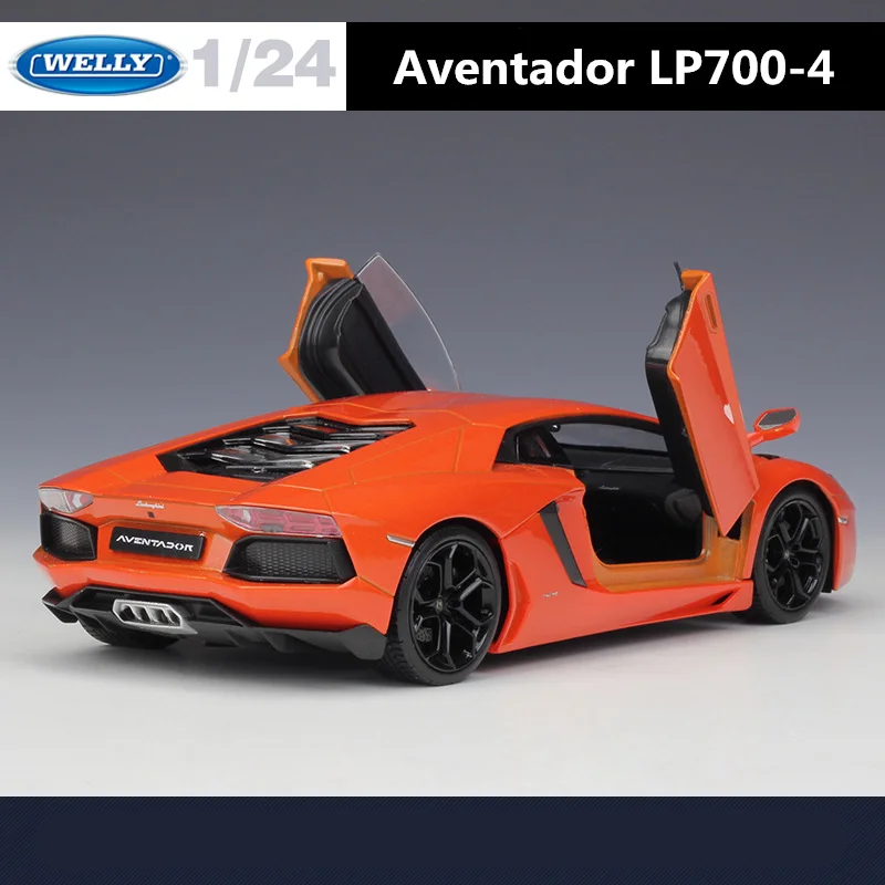 WELLY 1:24 Lamborghini Aventador LP700-4 Alloy Car Model Diecasts Metal Toy Sports Car Model High Simulation Childrens Toys Gift