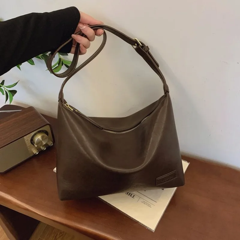

Luxury Chic Designer Diaper Bag For Women Large Capacity Tote Elegant Leather Crossbody Handbag For Fashionable And Practical